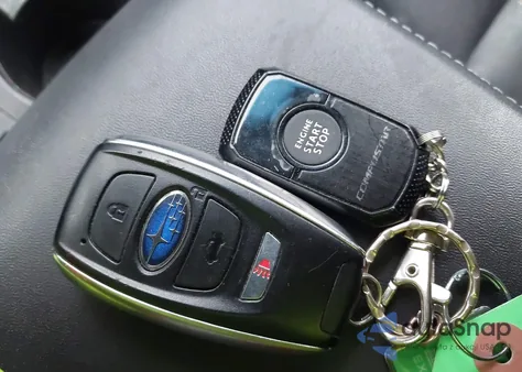 2017 Subaru Legacy 2.5I Limited z USA, uszkodzony, nr VIN 4S3BNAN63H3018371